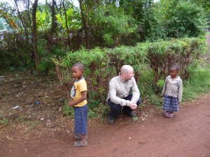 Znowu dzieciaki jakieś.. strasznie zaczepne tam są. (Tanzania 02.2014)