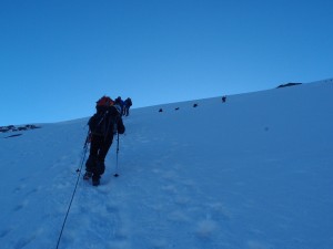 Podczas wchodzenia na szczyt (a do szczytu jeszcze daleko) - Gran Paradiso (2013 rok) - fot. Paweł J.